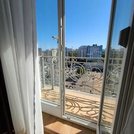 Lejlighed Bel'etazh With Sea And Muzkomedia View
